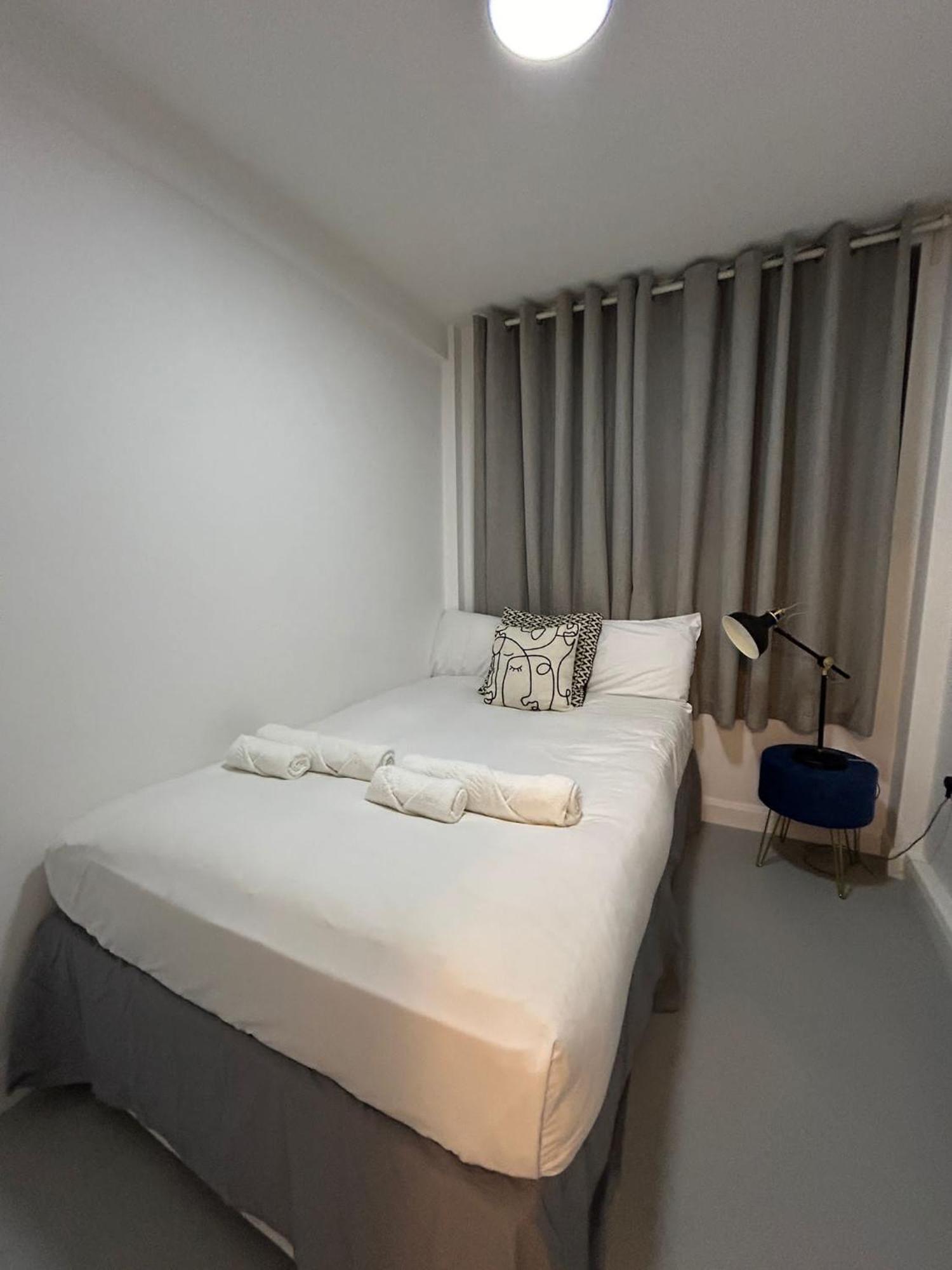 Modern On London's Southbank Apartment